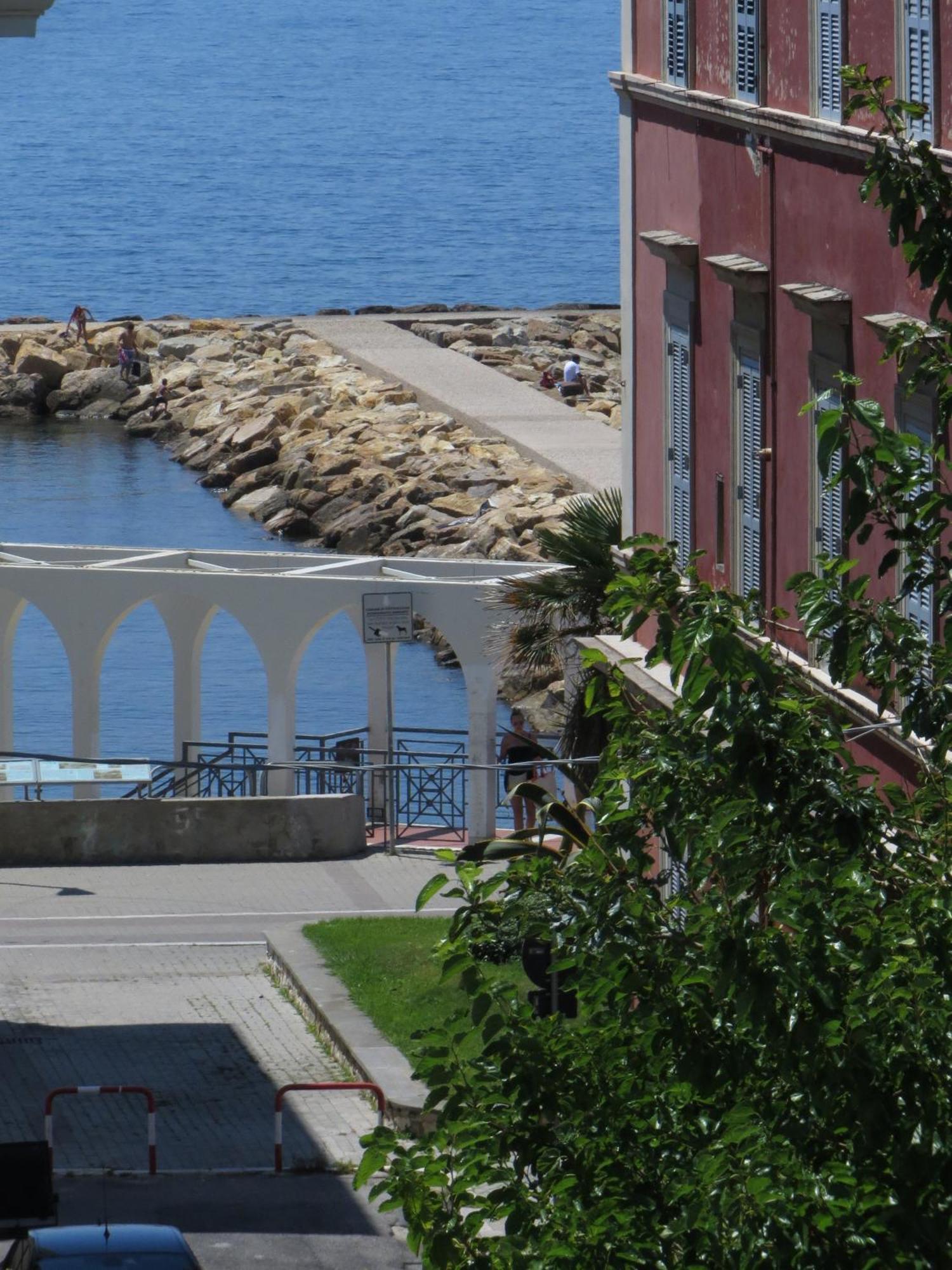 5 Rooms Affittacamere Civitavecchia Ngoại thất bức ảnh