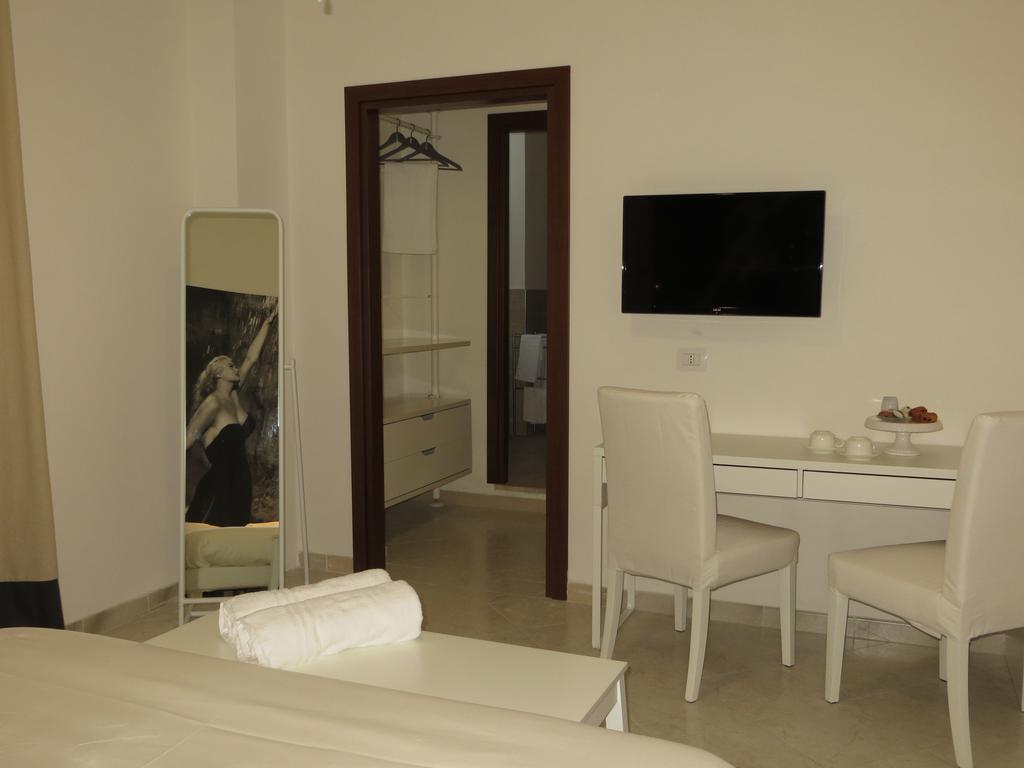 5 Rooms Affittacamere Civitavecchia Phòng bức ảnh