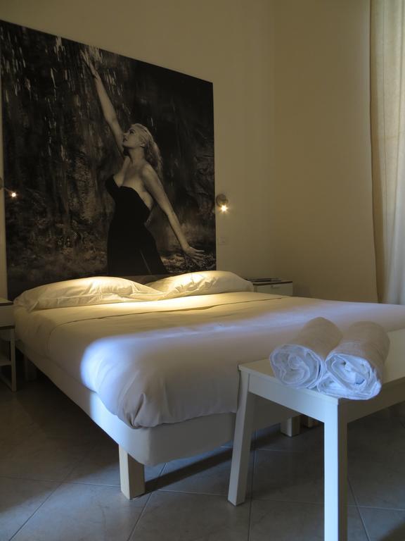 5 Rooms Affittacamere Civitavecchia Phòng bức ảnh